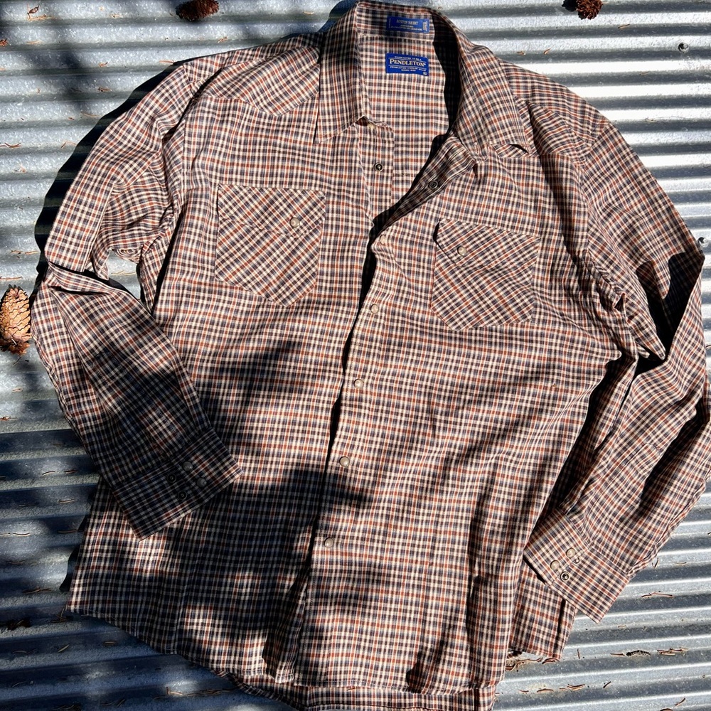 Pendleton western style men’s shirt with snap closet size XL. Brown, blue & tan. - Picture 1 of 3
